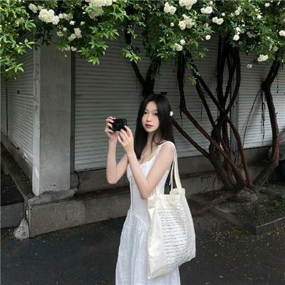 小妮扛枪